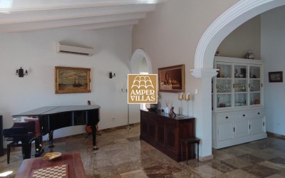 Gemütliche Villa, alles auf eine Ebene, sehr sonnig, Privatsphäre, in Altea, Costa Blanca.